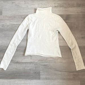 Long sleeve sweater, turtleneck